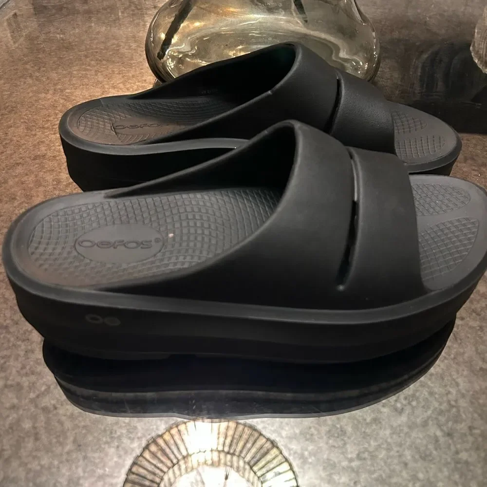 OOFOS Gender Inclusive OOahh Slide Sandal